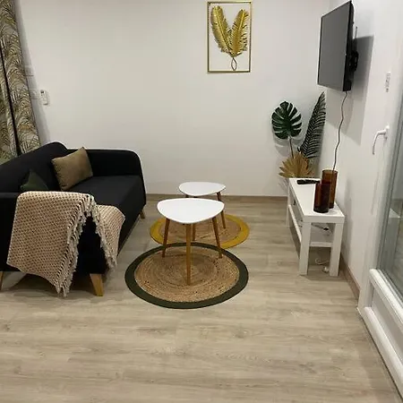 27m² Sur La Cote Pavee Avec Parking Prive アパート
