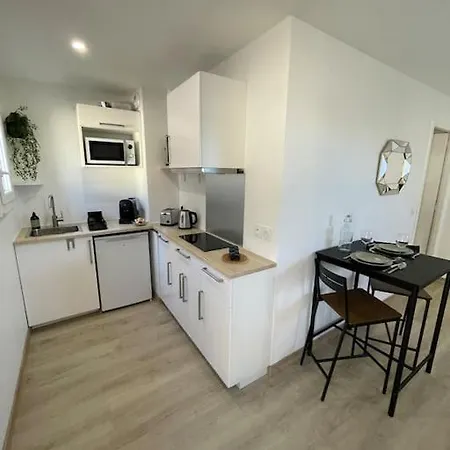 27m² Sur La Cote Pavee Avec Parking Prive アパート