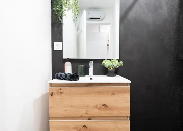 27m² Sur La Cote Pavee Avec Parking Prive تولوز