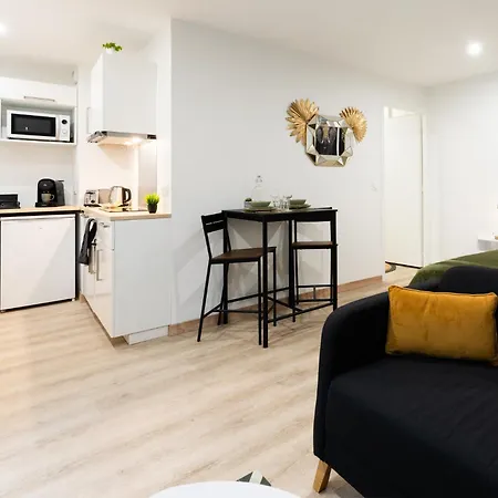 27m² Sur La Cote Pavee Avec Parking Prive Lägenhet